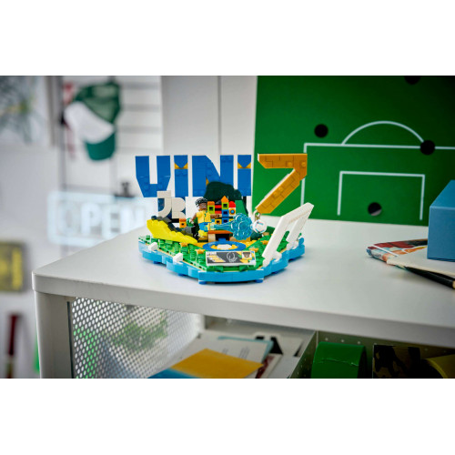 Конструктор LEGO Editions Vini Jr. - Football Highlights (43027)